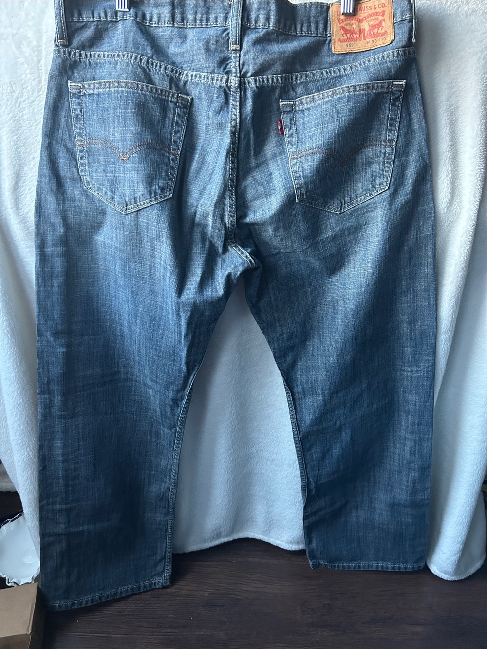 Levi’s men’s 569 loose straight leg jeans 36/30